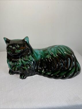 Vintage Blue Mountain Pottery Persian cat figurine signature green drip glaze